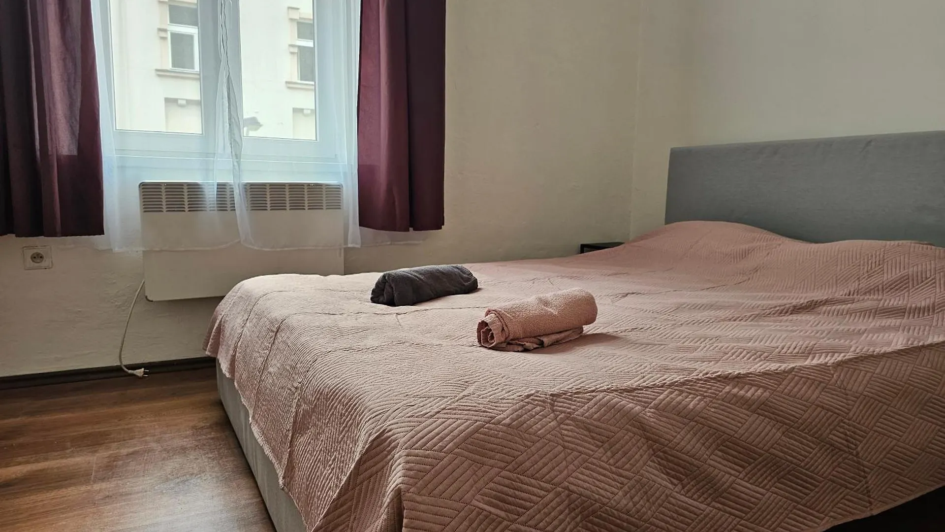 Apartments Zizkov 2C Prague